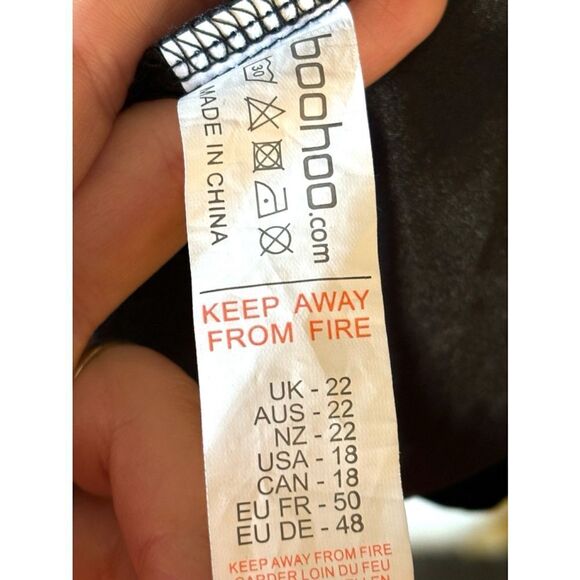 BooHoo Women’s Size 18 Black Plus Size Multi Strap Plunge Neck Cami Top • EUC - Picture 9 of 10